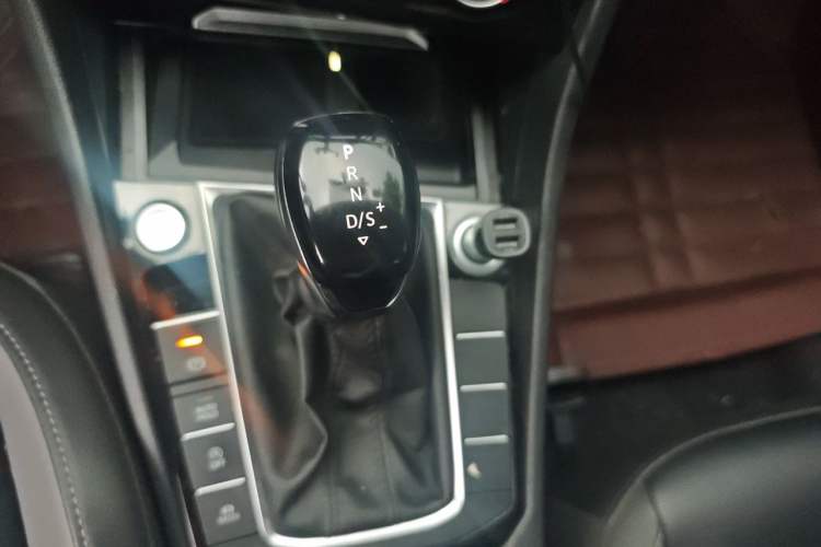 Used Volkswagen Sagitar 2020 280TSI DSG Comfort Version China VI Standard Gear Lever