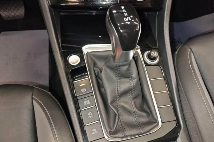 Used Volkswagen Sagitar 2020 280TSI DSG Comfort Version China VI Standard Gear Lever