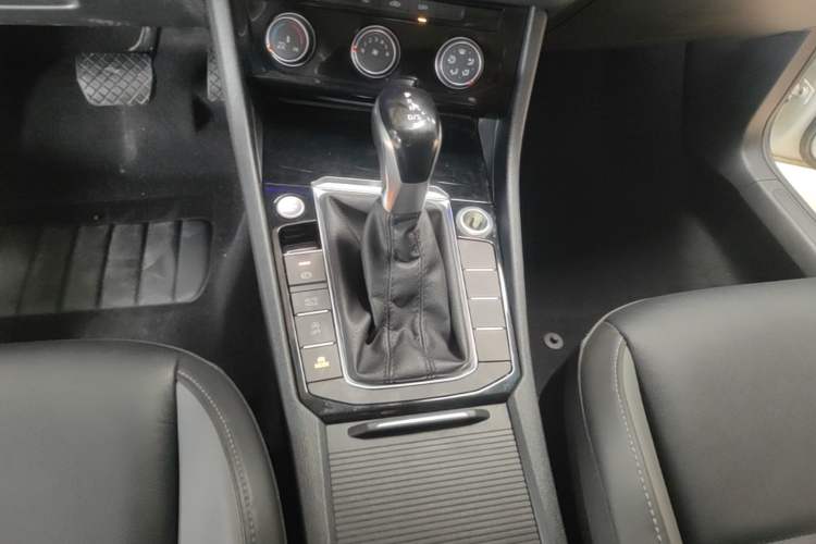 Used Volkswagen Sagitar 2020 280TSI DSG Comfort Version China VI Standard Gear Lever