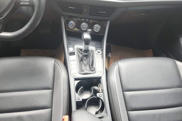 Used Volkswagen Sagitar 2020 280TSI DSG Comfort Version China VI Standard Gear Lever