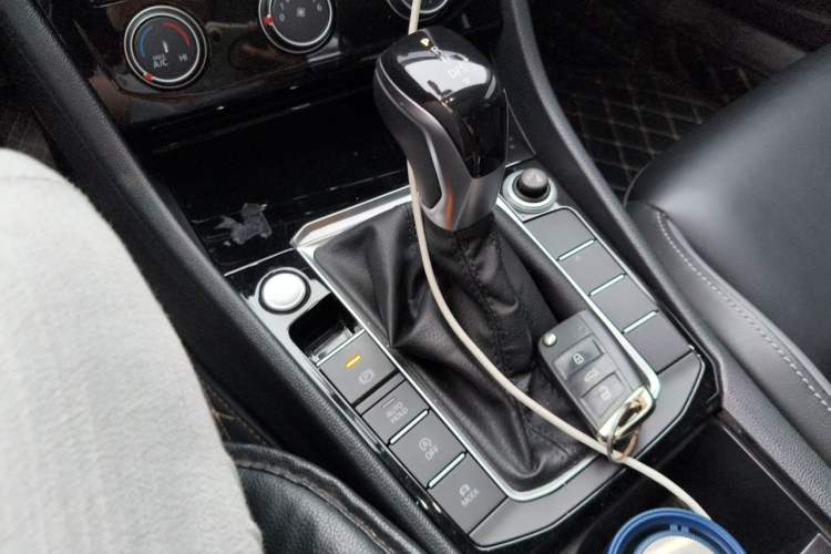 Used Volkswagen Sagitar 2020 280TSI DSG Comfort Version China VI Standard Gear Lever