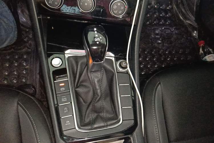 Used Volkswagen Sagitar 2020 200TSI DSG Comfort Version China VI Standard Gear Lever