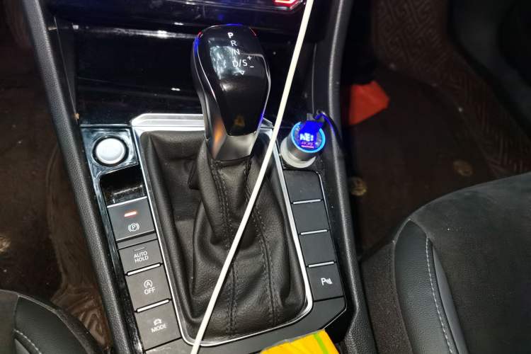 Used Volkswagen Sagitar 2020 280TSI DSG Luxury Version China VI Standard Gear Lever