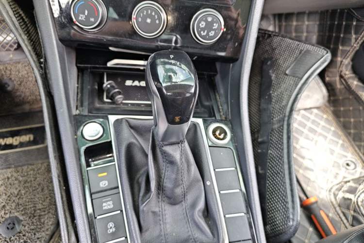 Used Volkswagen Sagitar 2020 280TSI DSG Comfort Version China VI Standard Gear Lever