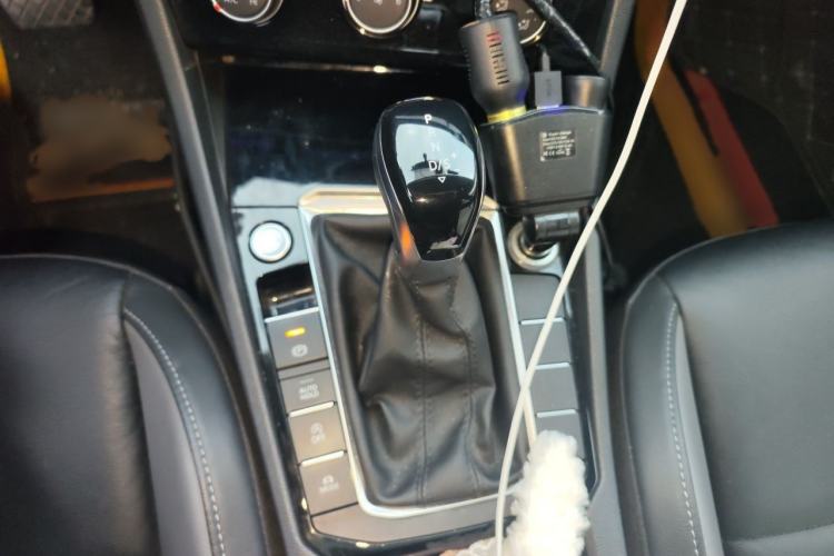Used Volkswagen Sagitar 2020 200TSI DSG Comfort Version China VI Standard Gear Lever