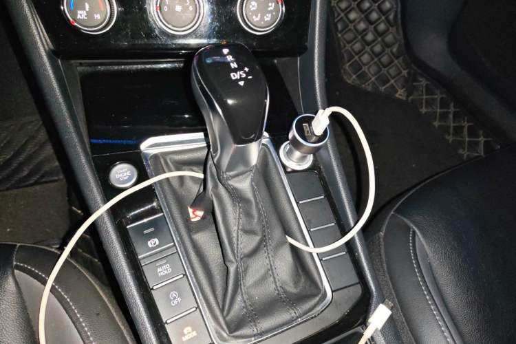 Used Volkswagen Sagitar 2020 200TSI DSG Comfort Version China VI Standard Gear Lever