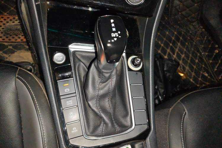Used Volkswagen Sagitar 2020 280TSI DSG Comfort Version China VI Standard Gear Lever