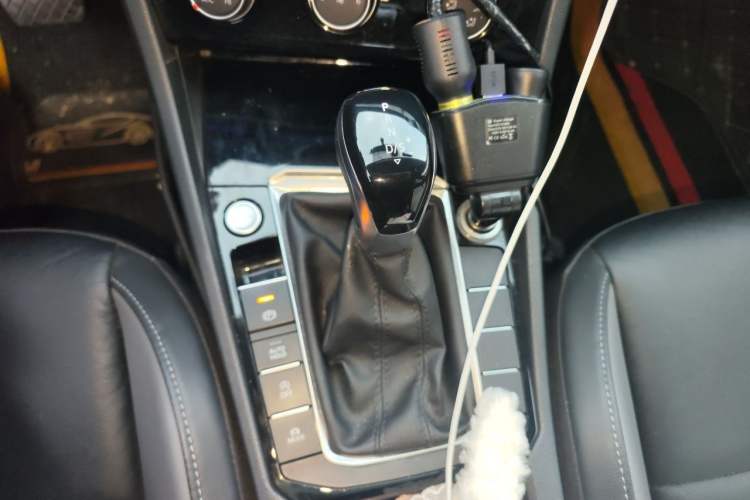 Used Volkswagen Sagitar 2020 200TSI DSG Comfort Version China VI Standard Gear Lever