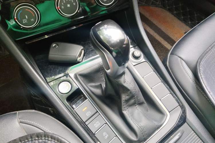 Used Volkswagen Sagitar 2020 280TSI DSG Comfort Version China VI Standard Gear Lever