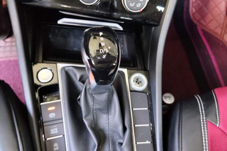 Used Volkswagen Sagitar 2020 280TSI DSG Comfort Version China VI Standard Gear Lever