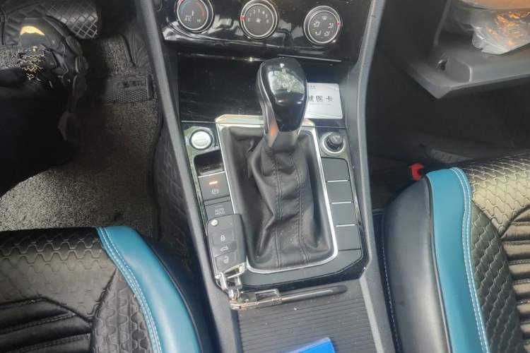 Used Volkswagen Sagitar 2020 200TSI DSG Comfort Version China VI Standard Gear Lever