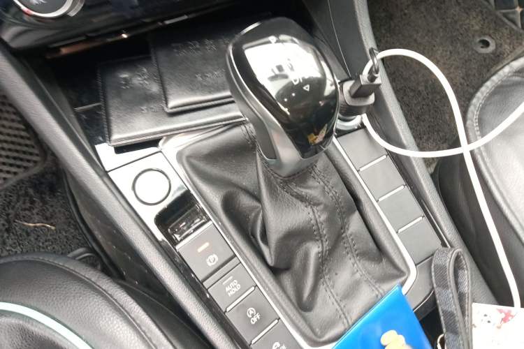 Used Volkswagen Sagitar 2020 280TSI DSG Comfort Version China VI Standard Gear Lever