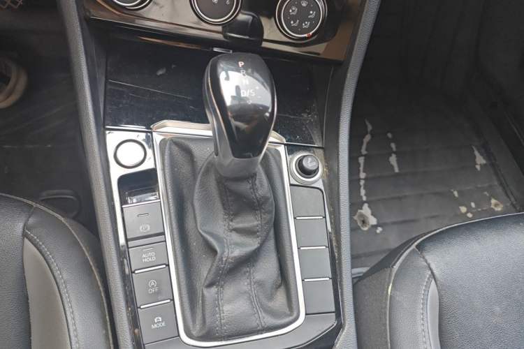 Used Volkswagen Sagitar 2020 200TSI DSG Comfort Version China VI Standard Gear Lever
