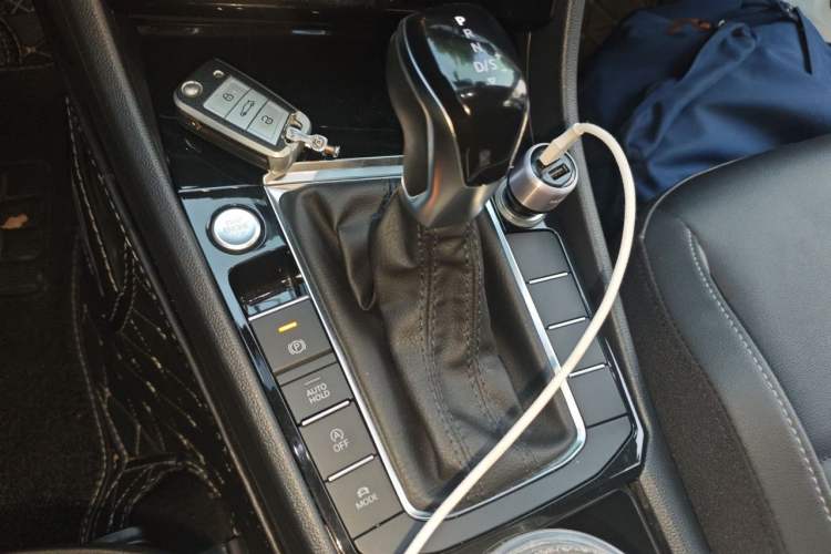 Used Volkswagen Sagitar 2020 200TSI DSG Comfort Version China VI Standard Gear Lever