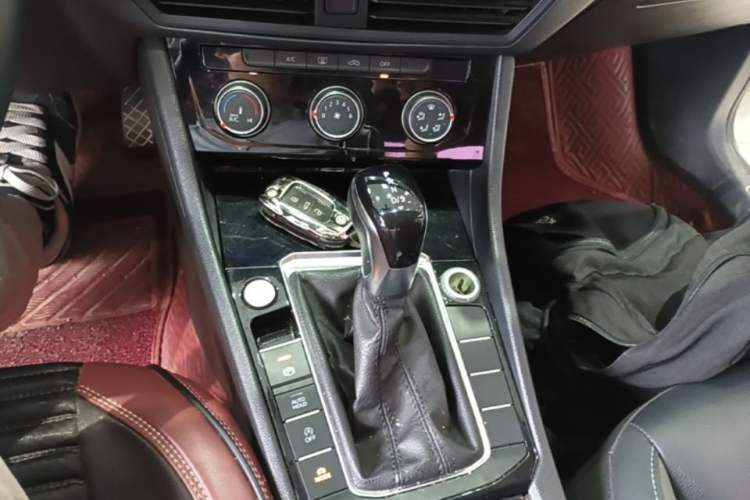 Used Volkswagen Sagitar 2020 280TSI DSG Comfort Version China VI Standard Gear Lever