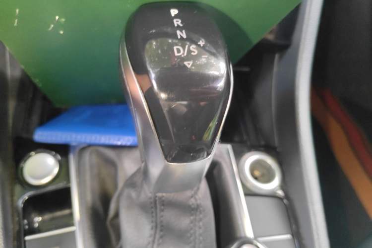 Used Volkswagen Sagitar 2020 280TSI DSG Comfort Version China VI Standard Gear Lever