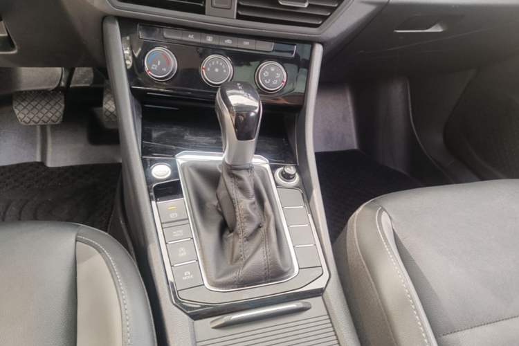 Used Volkswagen Sagitar 2020 280TSI DSG Comfort Version China VI Standard Gear Lever
