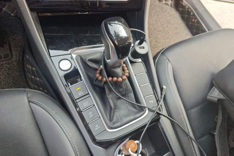 Used Volkswagen Sagitar 2020 200TSI DSG Comfort Version China VI Standard Gear Lever