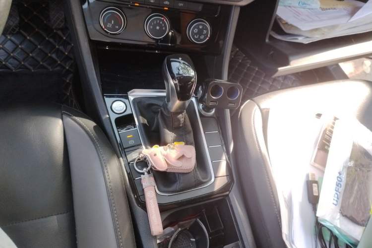 Used Volkswagen Sagitar 2020 200TSI DSG Comfort Version China VI Standard Gear Lever