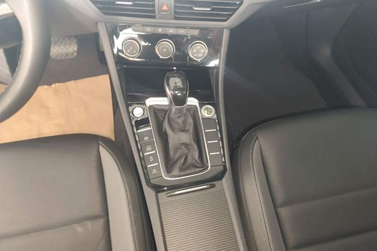 Used Volkswagen Sagitar 2020 280TSI DSG Comfort Version China VI Standard Gear Lever