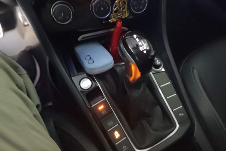 Used Volkswagen Sagitar 2020 280TSI DSG Comfort Version China VI Standard Gear Lever