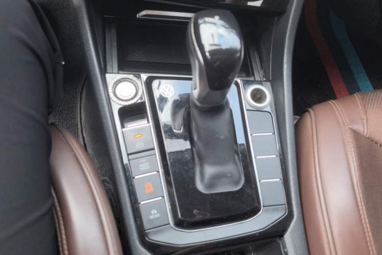 Used Volkswagen Sagitar 2020 200TSI DSG Fashion Edition China VI Standard Gear Lever