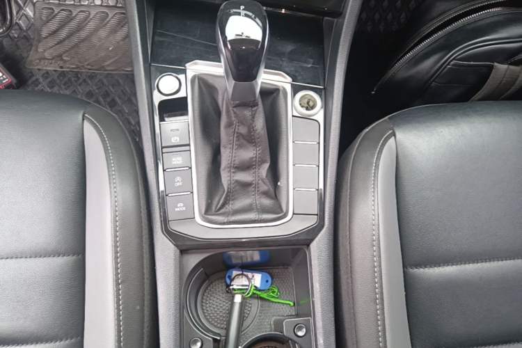 Used Volkswagen Sagitar 2020 280TSI DSG Comfort Version China VI Standard Gear Lever