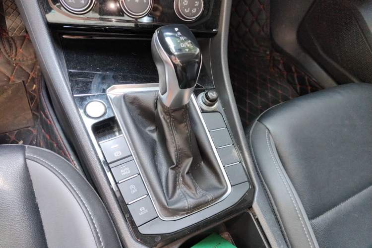 Used Volkswagen Sagitar 2020 280TSI DSG Comfort Version China VI Standard Gear Lever