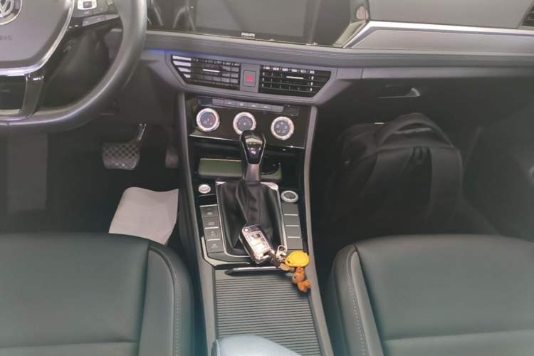 Used Volkswagen Sagitar 2020 200TSI DSG Comfort Version China VI Standard Gear Lever