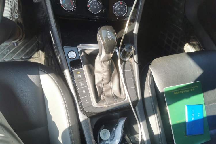Used Volkswagen Sagitar 2020 280TSI DSG Comfort Version China VI Standard Gear Lever