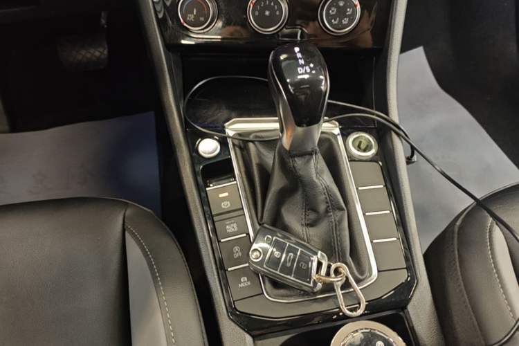 Used Volkswagen Sagitar 2020 280TSI DSG Comfort Version China VI Standard Gear Lever