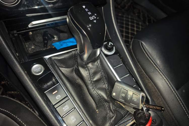 Used Volkswagen Sagitar 2020 200TSI DSG Comfort Version China VI Standard Gear Lever