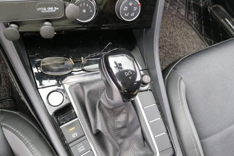 Used Volkswagen Sagitar 2020 280TSI DSG Comfort Version China VI Standard Gear Lever