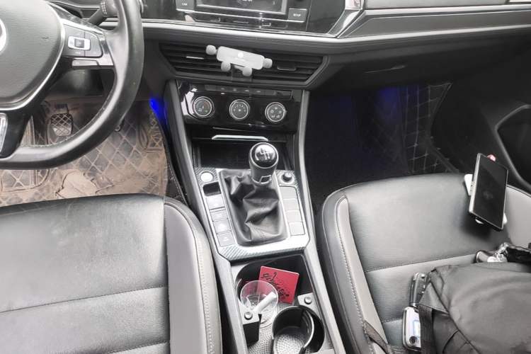 Used Volkswagen Sagitar 2020 200TSI Manual Comfort Version China VI Standard Gear Lever