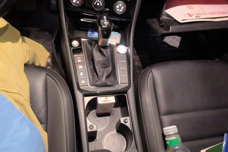 Used Volkswagen Sagitar 2020 280TSI DSG Comfort Version China VI Standard Gear Lever