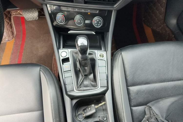 Used Volkswagen Sagitar 2020 280TSI DSG Comfort Version China VI Standard Gear Lever