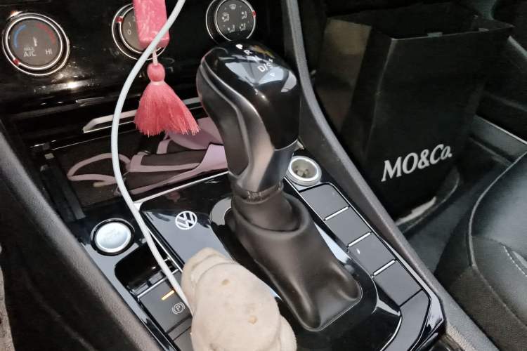 Used Volkswagen Sagitar 2020 280TSI DSG Comfort Version China VI Standard Gear Lever