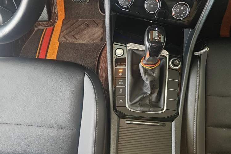 Used Volkswagen Sagitar 2020 280TSI DSG Comfort Version China VI Standard Gear Lever