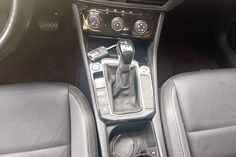 Used Volkswagen Sagitar 2020 280TSI DSG Comfort Version China VI Standard Gear Lever