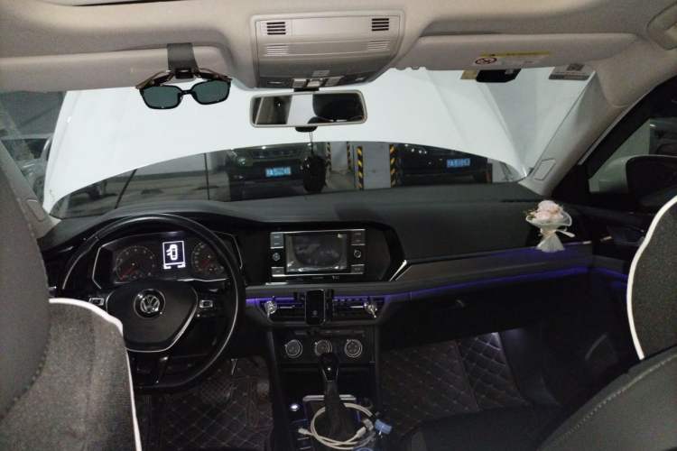 Used Volkswagen Sagitar 2020 280TSI DSG Comfort Version China VI Standard Headliner