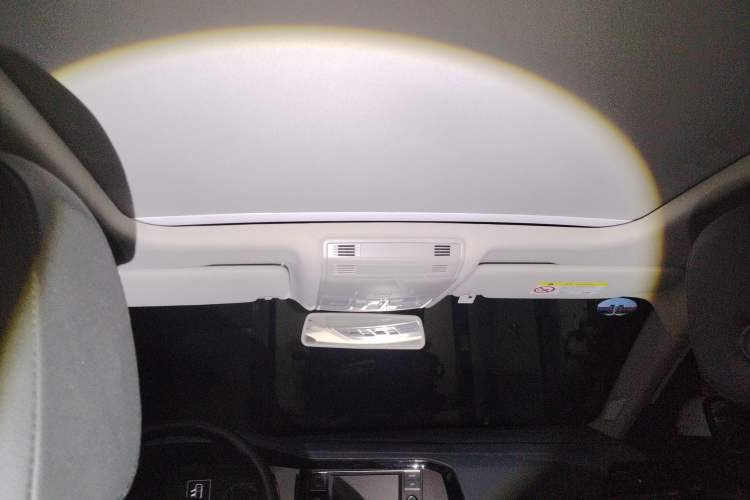 Used Volkswagen Sagitar 2020 200TSI DSG Comfort Version China VI Standard Headliner