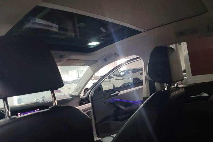 Used Volkswagen Sagitar 2020 200TSI DSG Comfort Version China VI Standard Headliner