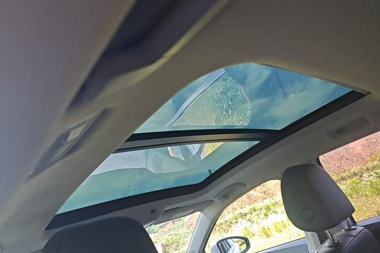 Used Volkswagen Sagitar 2020 200TSI DSG Comfort Version China VI Standard Headliner
