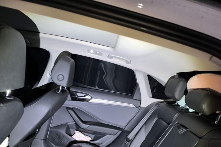 Used Volkswagen Sagitar 2020 280TSI DSG Comfort Version China VI Standard Headliner