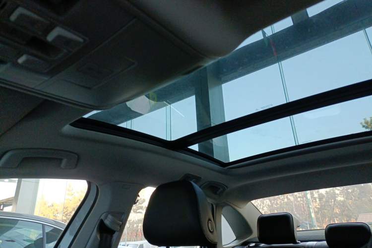 Used Volkswagen Sagitar 2020 200TSI DSG Comfort Version China VI Standard Headliner