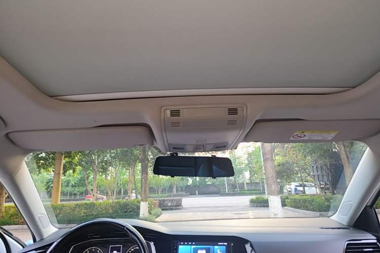 Used Volkswagen Sagitar 2020 280TSI DSG Comfort Version China VI Standard Headliner