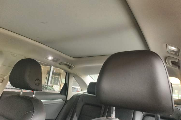 Used Volkswagen Sagitar 2020 280TSI DSG Comfort Version China VI Standard Headliner