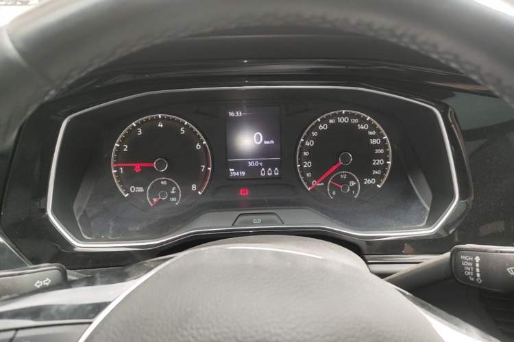 Used Volkswagen Sagitar 2020 200TSI Manual Comfort Version China VI Standard Instrument Cluster