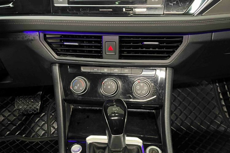 Used Volkswagen Sagitar 2020 280TSI DSG Comfort Version China VI Standard Interior 1