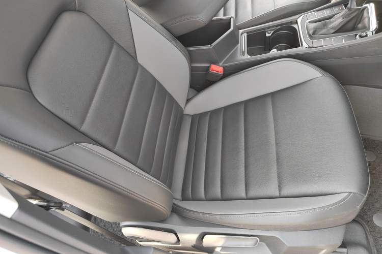 Used Volkswagen Sagitar 2020 280TSI DSG Comfort Version China VI Standard Interior 12